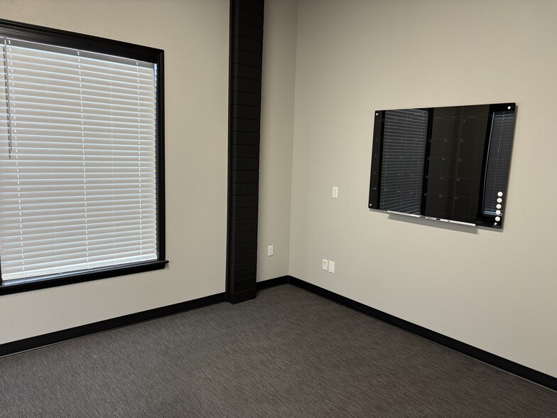 More Photos Of 1416 W Ainsworth Ave, Pasco Industrial For Sale