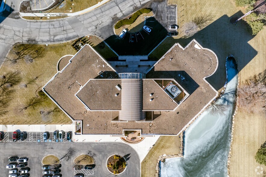 More Photos Of 7007 College Blvd, Overland Park Unknown For Lease