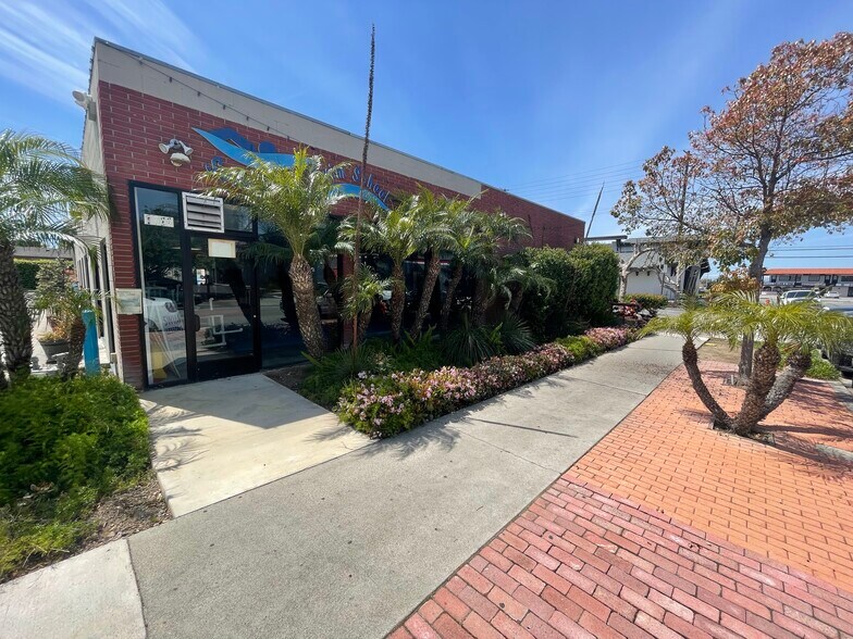 More Photos Of 1722 E Rose Ave, Orange Office For Sale