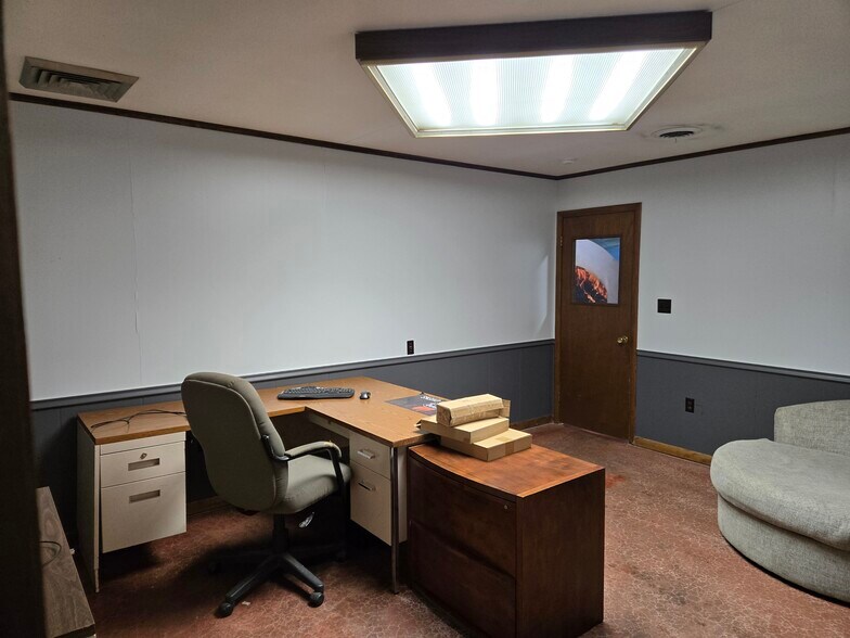 More Photos Of 400 S Railroad St, Warren Warehouse For Sale