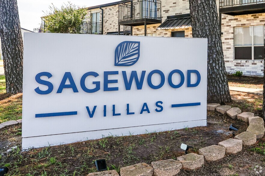 More Photos Of 300 S John Redditt Dr, Lufkin Apartments For Sale