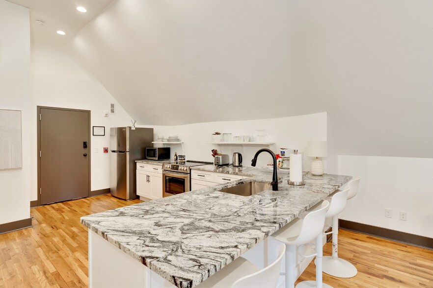More Photos Of 406 High St, Chattanooga Office Residential For Sale