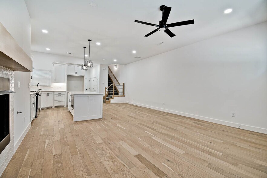 More Photos Of 502-510 W Persimmon St, Rogers Apartments For Sale