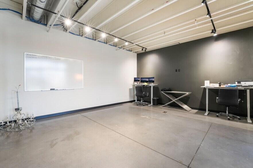 More Photos Of 2950 E Sunset Rd, Las Vegas Showroom For Sale