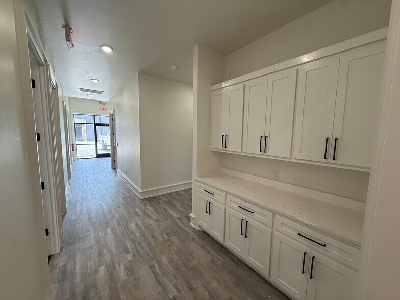 More Photos Of 8808 Valencia Ave, Lubbock Warehouse For Sale