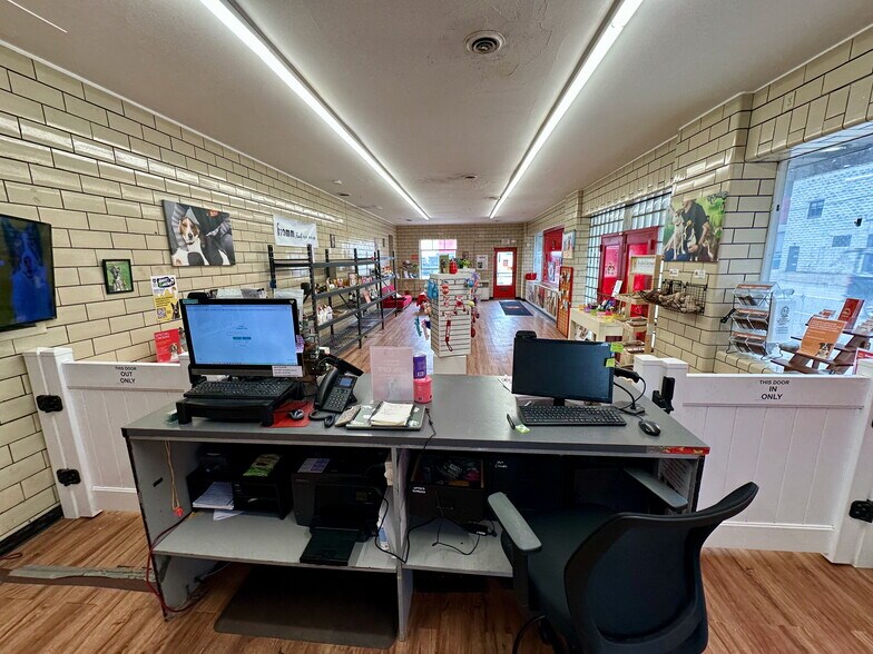 More Photos Of 1140 Washington Blvd, Pittsburgh Warehouse For Sale