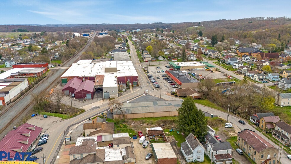 More Photos Of 125 E Taggart St, East Palestine Freestanding For Lease