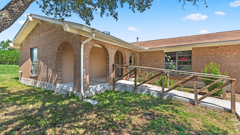 More Photos Of 9050 FM 78 Rd, Converse Medical For Sale