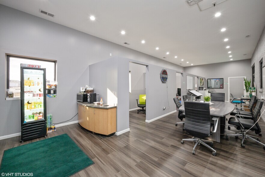 More Photos Of 80 W Lake St, Northlake Light Distribution For Lease