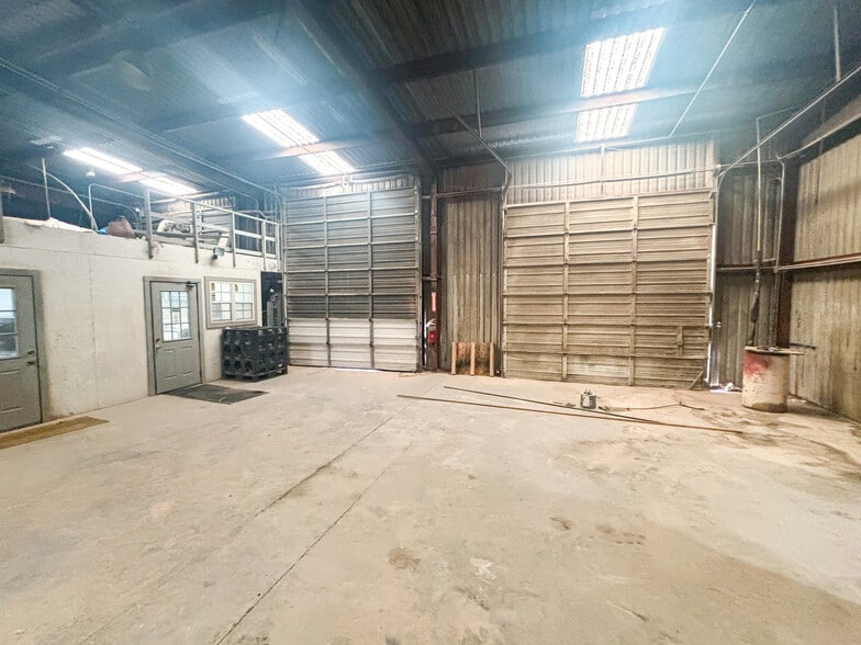 More Photos Of 3803 Mankins Ave, Odessa Warehouse For Sale