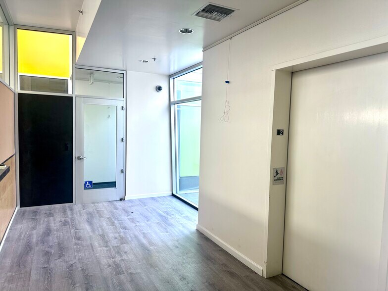 More Photos Of 482 W MacArthur Blvd, Oakland Medical For Sale