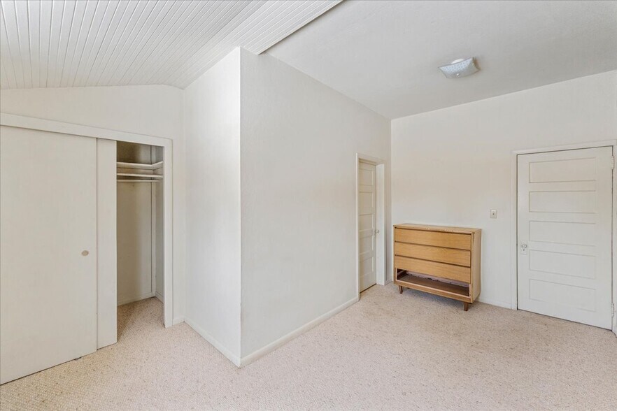 More Photos Of 17604 US-97 Hwy, Weed Apartments For Sale