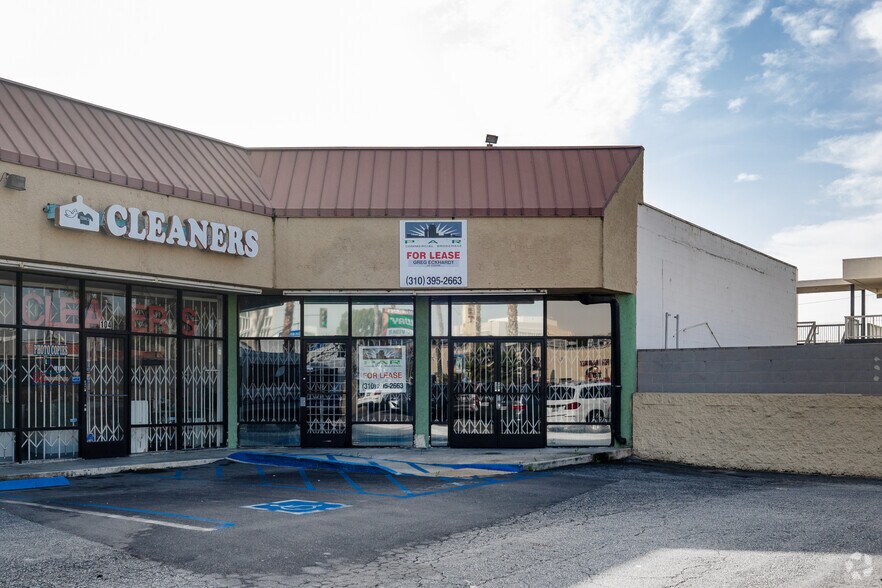 More Photos Of 300 W Manchester Blvd, Inglewood Storefront For Sale