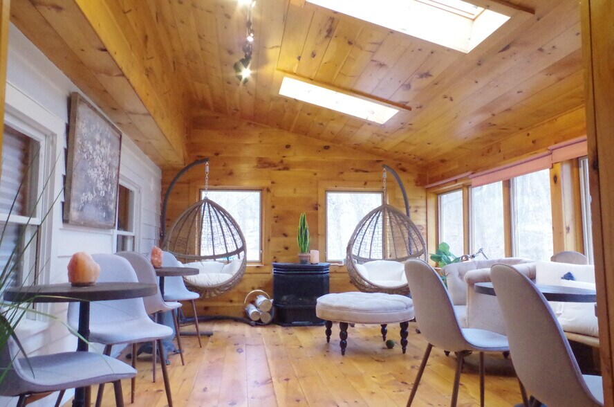 More Photos Of 133 Main St, High Falls Office For Lease