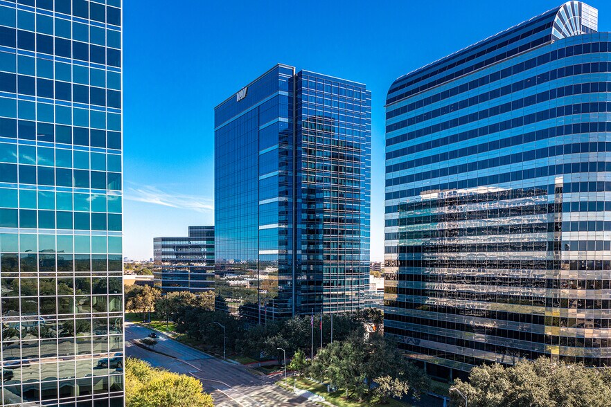 More Photos Of 10353 Richmond Ave, Houston Office For Sale