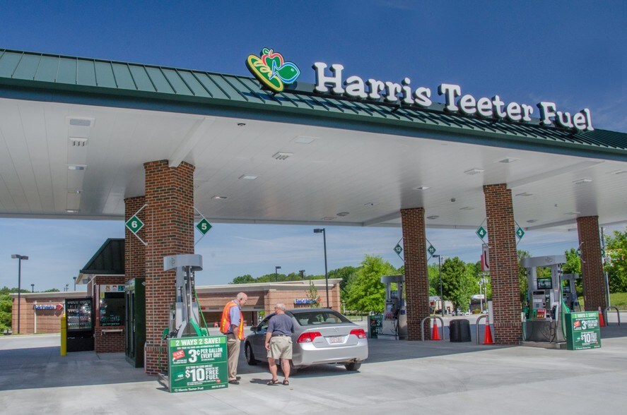 More Photos Of 121-179 Cross Center Rd, Denver Unknown For Lease