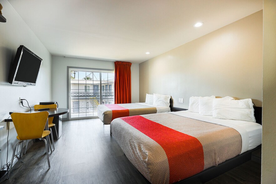 More Photos Of 1350 W Main St, Barstow Hotel For Sale