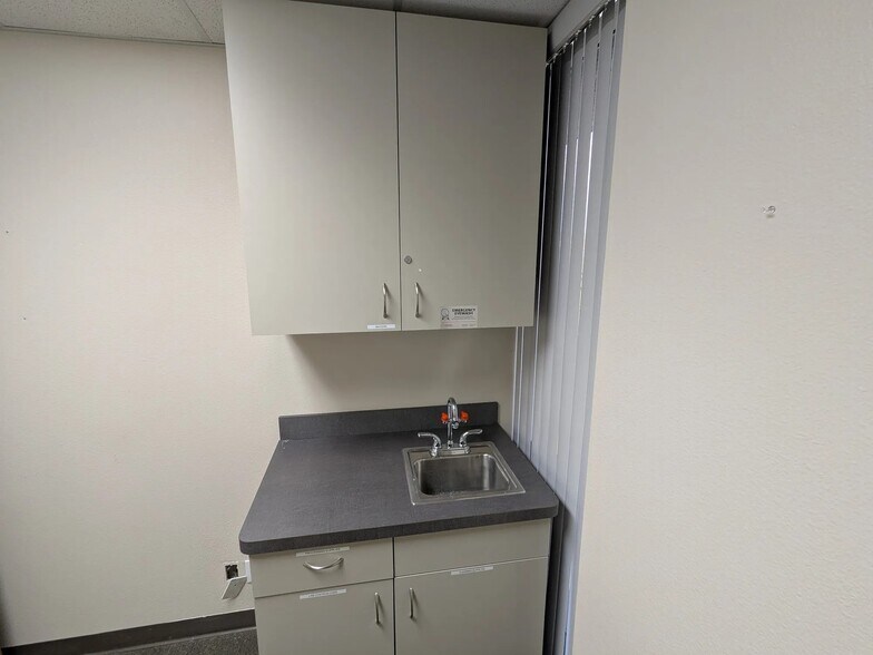 More Photos Of 510 N 13th Ave, Upland Medical For Sale