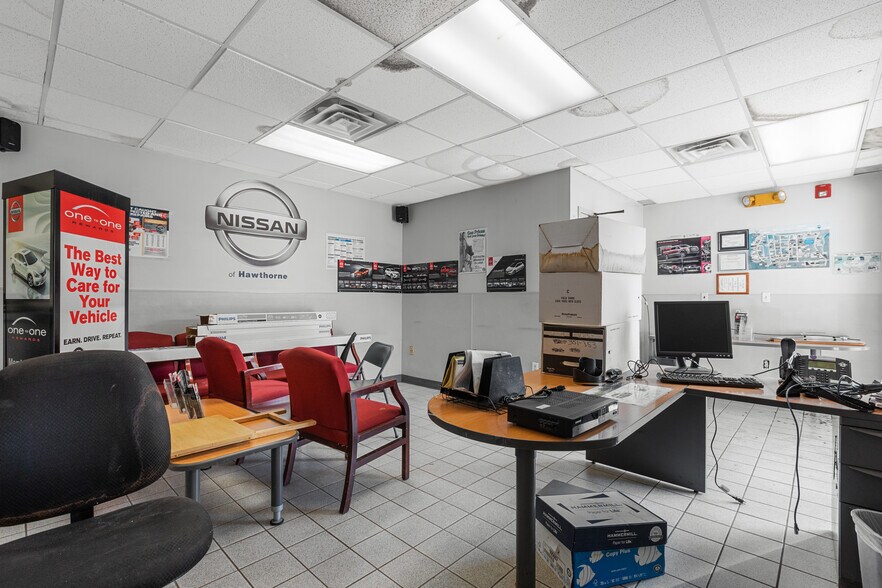 More Photos Of 805 Lafayette Ave, Hawthorne Auto Repair For Sale