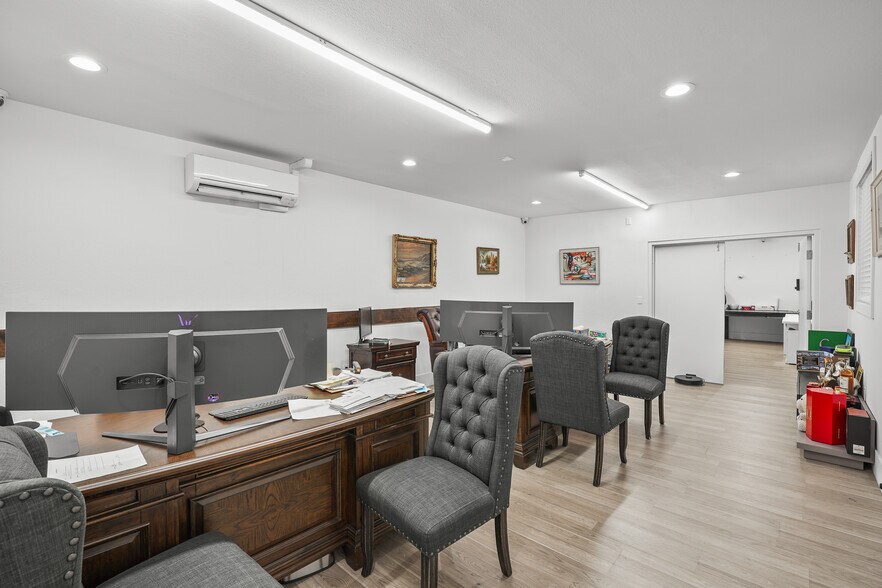 More Photos Of 1130 N Hollywood Way, Burbank Freestanding For Lease