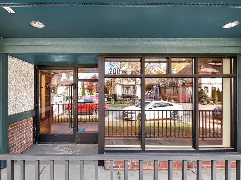 More Photos Of 1 All Souls Crescent, Asheville Freestanding For Lease