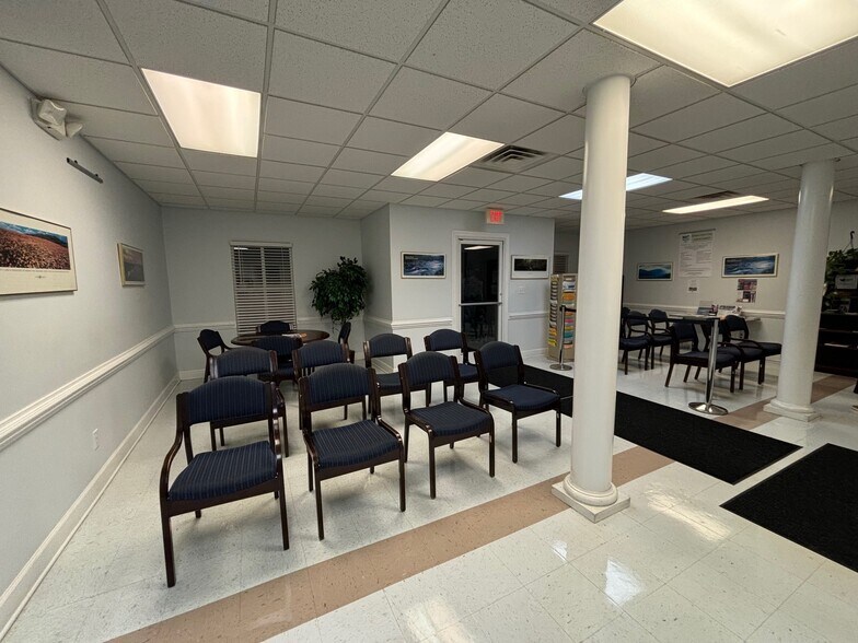 More Photos Of 115 North Blvd, Clinton Office Residential For Sale