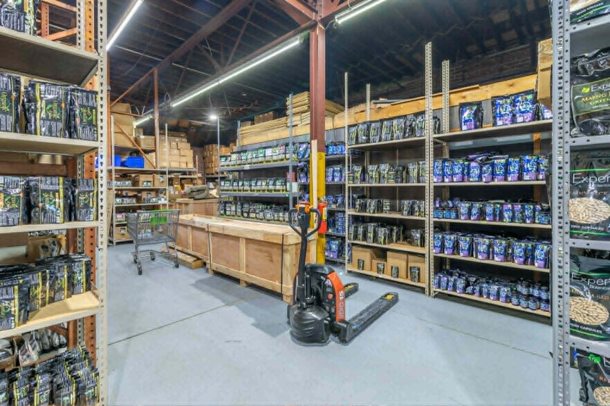More Photos Of 303 W Walnut Ave, Dalton Flex For Lease