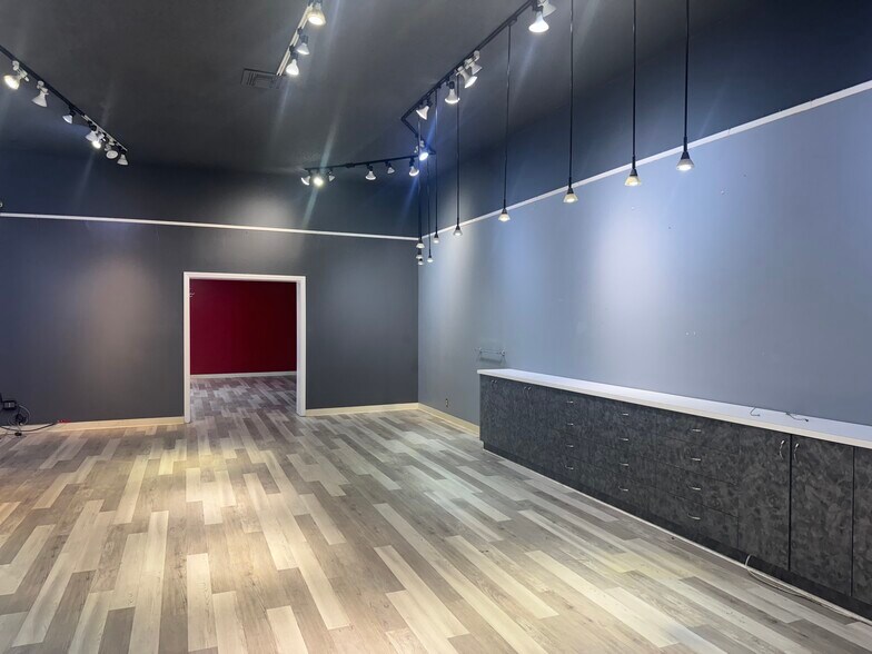 More Photos Of 1685 Copenhagen Dr, Solvang Storefront For Lease