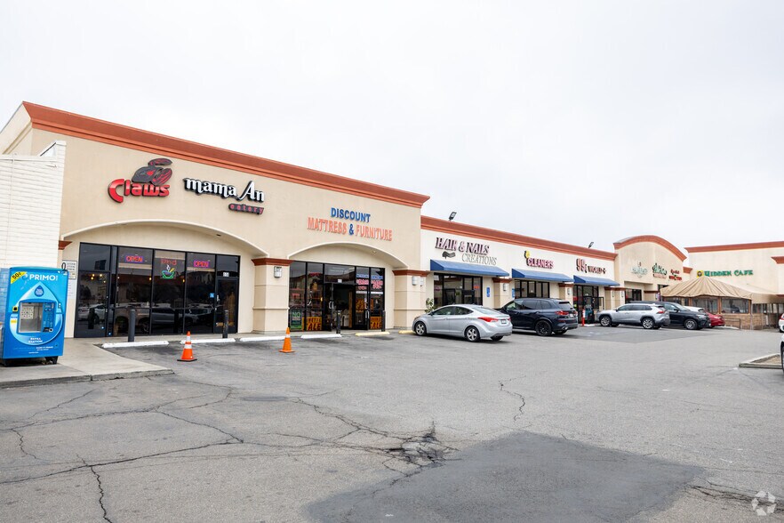 Primary Photo Of 610-642 S Brookhurst St, Anaheim Storefront For Lease