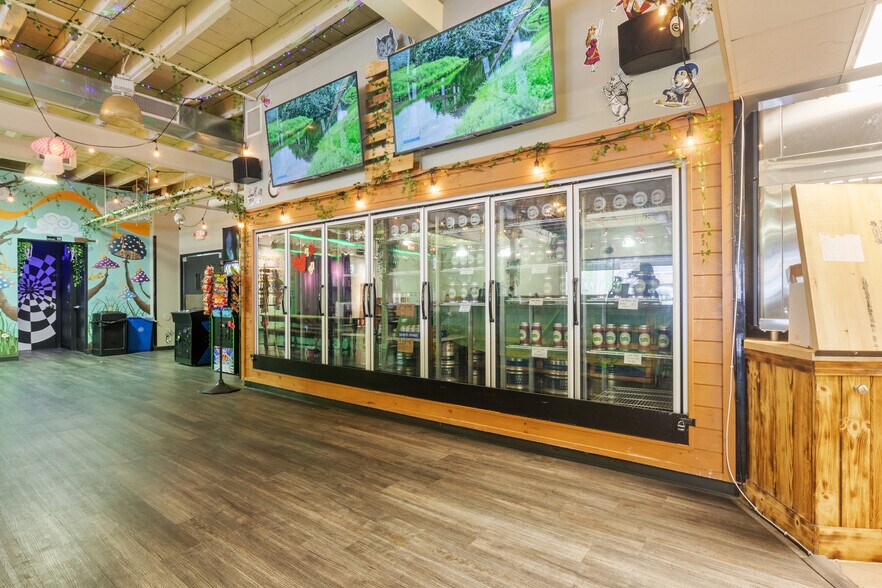 More Photos Of 7909 High School Rd, Elkins Park Restaurant For Lease