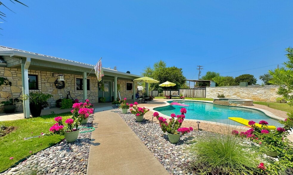 More Photos Of 1321 N FM 56, Glen Rose Trailer Camper Park For Sale