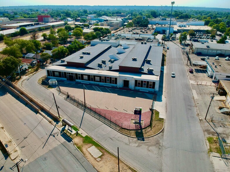 More Photos Of 612 Nogalitos St, San Antonio Flex For Sale