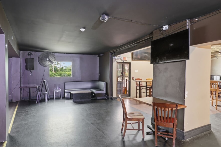 More Photos Of 2081 Niagara St, Buffalo Restaurant For Sale