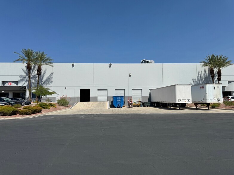 More Photos Of 4170 W Harmon Ave, Las Vegas Warehouse For Lease