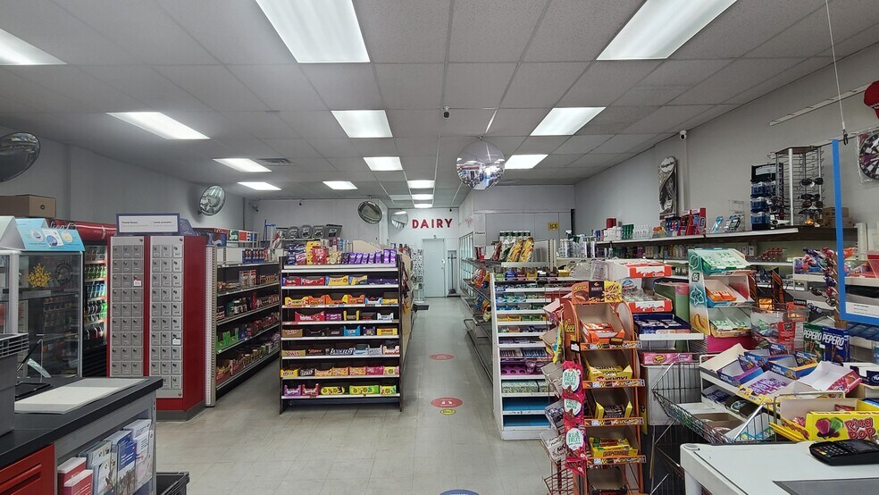 More Photos Of 2840 Bainbridge Ave, Burnaby General Retail For Lease