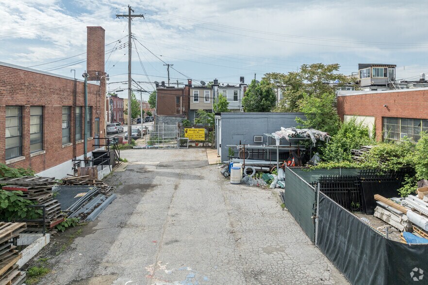 More Photos Of 3021-3027 E Madison St, Baltimore Light Manufacturing For Lease