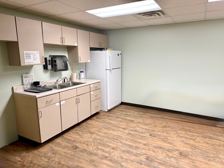 More Photos Of 4245 S A St, Richmond Medical For Lease