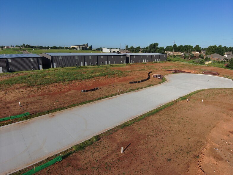 More Photos Of 7716 NW 81st Cir, Oklahoma City Warehouse For Sale