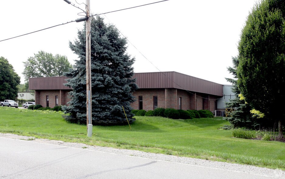 More Photos Of 1735 W 53rd St, Anderson Manufacturing For Sale