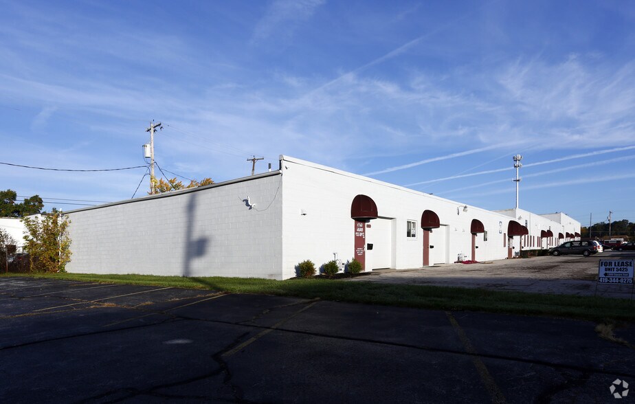 More Photos Of 5423-5445 Schultz Dr, Sylvania Light Manufacturing For Lease