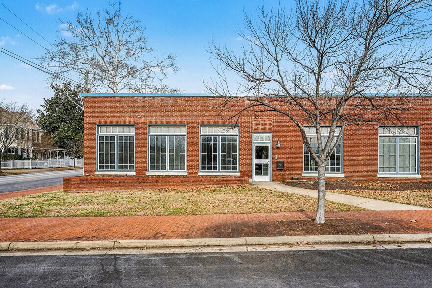 More Photos Of 415-417 Wolfe St, Fredericksburg Medical For Lease
