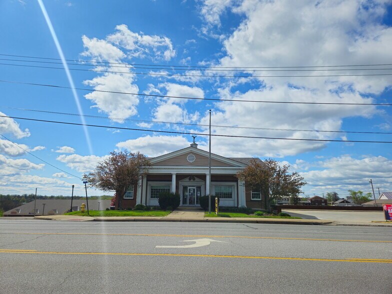 Primary Photo Of 600 Main St, Wintersville Bank For Lease
