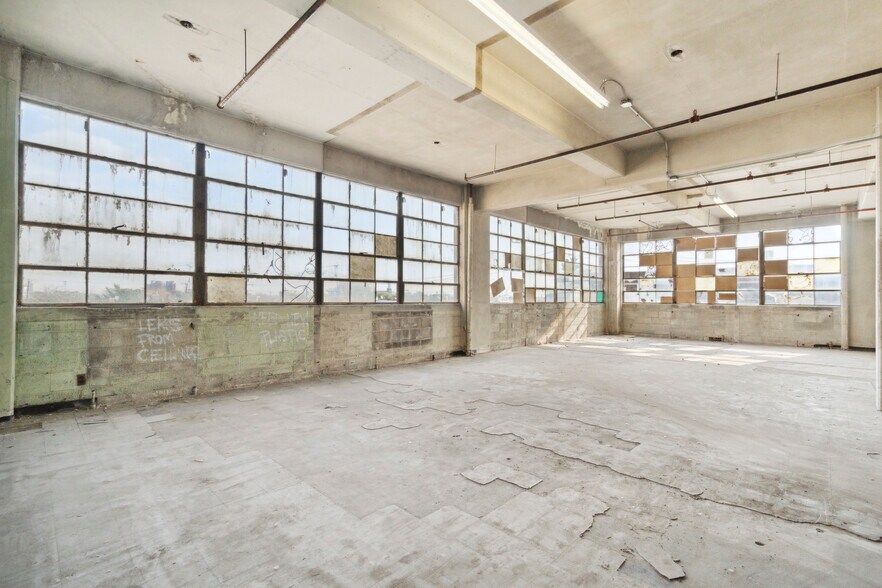 More Photos Of 2916 Weikel St, Philadelphia Warehouse For Sale