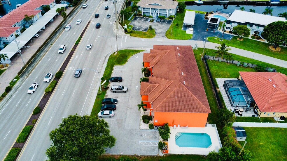 More Photos Of 215 Cape Coral Pky E, Cape Coral Multifamily For Sale
