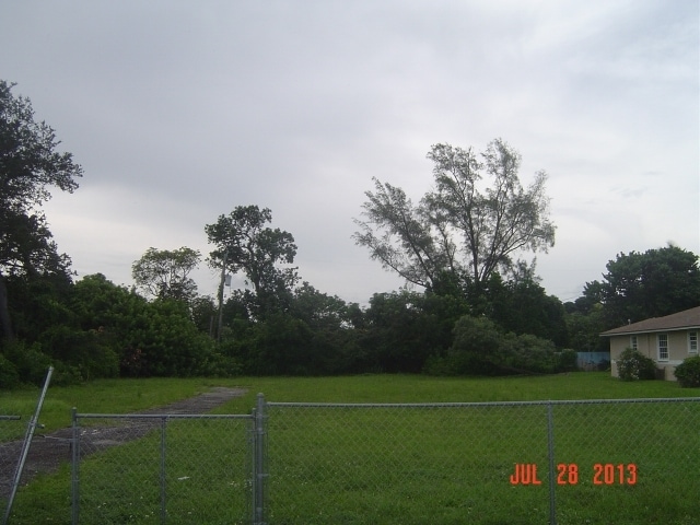 More Photos Of 2449 Taylor St, Hollywood Land For Sale