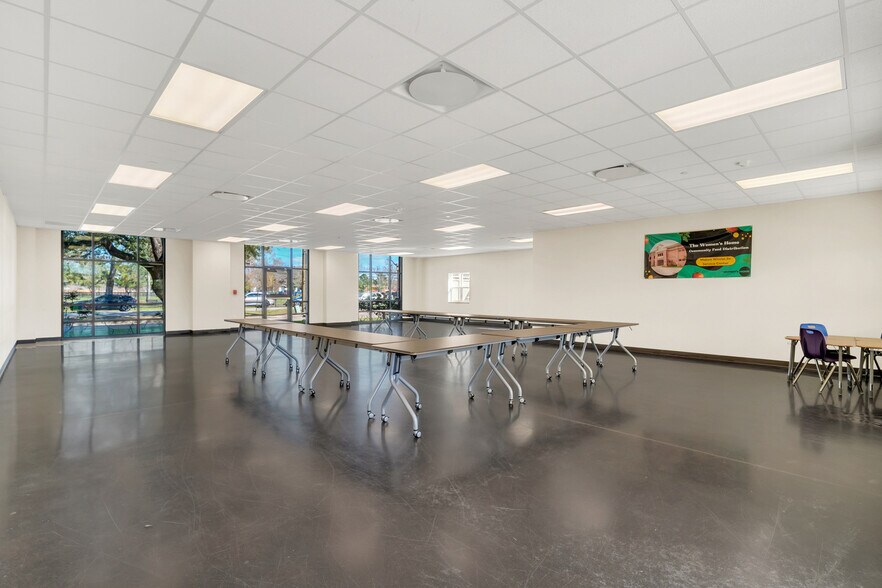 More Photos Of 1905 Jacquelyn Dr, Houston Schools For Lease