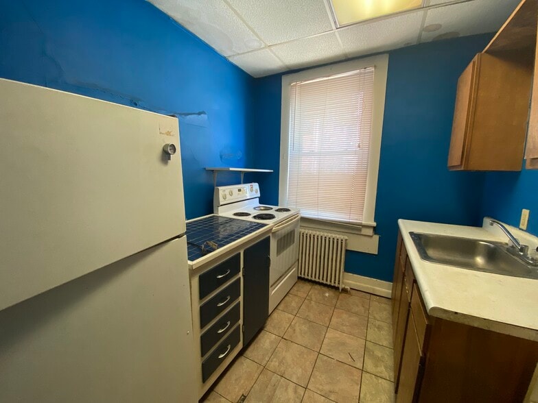 More Photos Of 14 W Michigan Ave, Ypsilanti Storefront For Lease