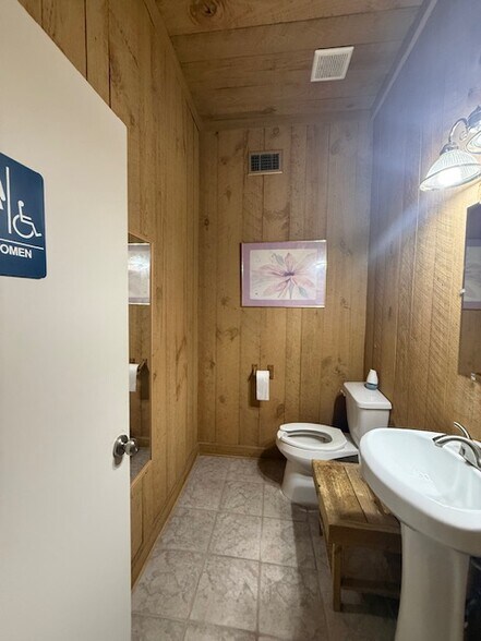 More Photos Of 725 S J St, Pensacola Office Residential For Sale