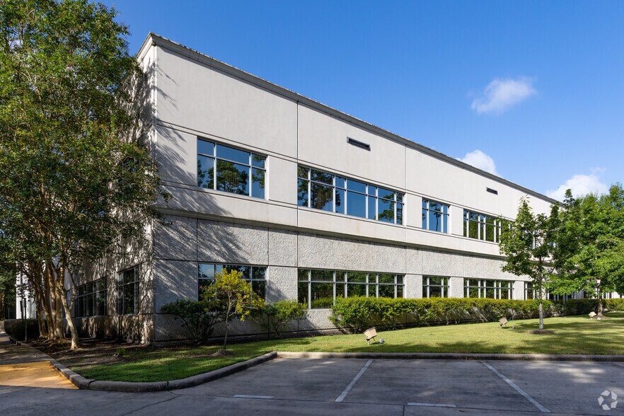More Photos Of 4101 Interwood N Pky, Houston Medical For Lease
