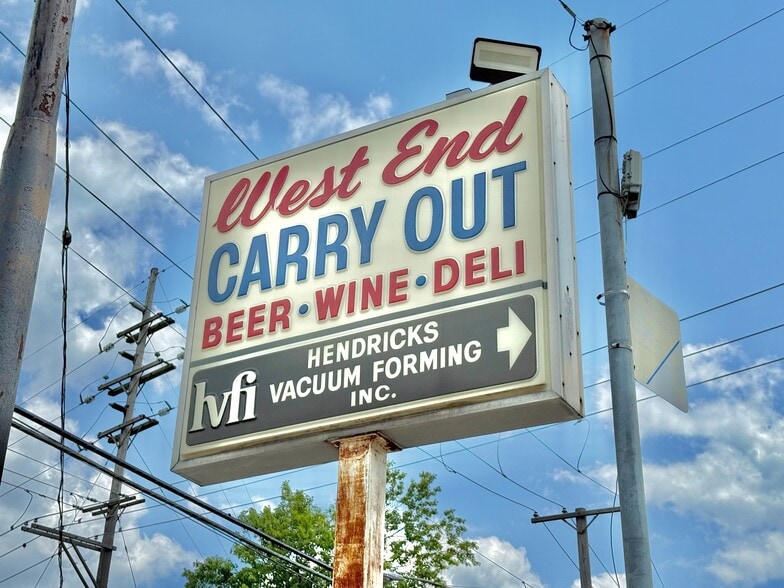 More Photos Of 209 17th St SW, Massillon General Retail For Sale